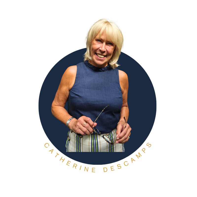 Portrait professionnel de Catherine Descamps, Experte du Leadership et coach pour dirigeants. Elle incarne une posture d'écoute et de confiance.